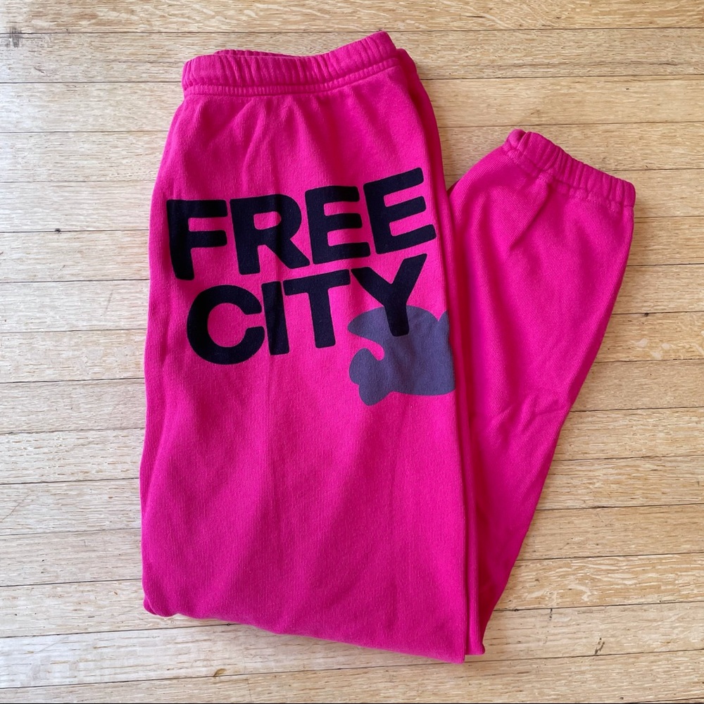 EUC magenta FREECITY sweats!!!💗💗